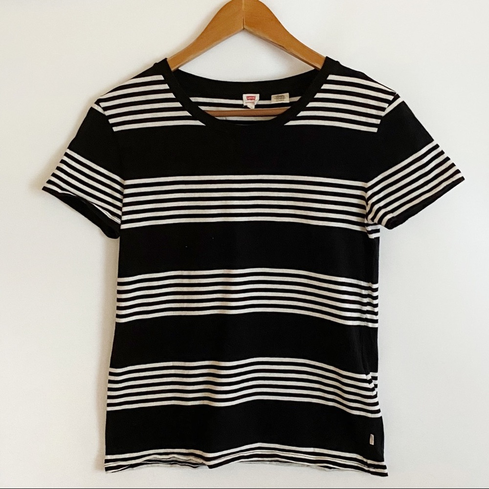 Levi’s Black and White Striped Tee Size XS